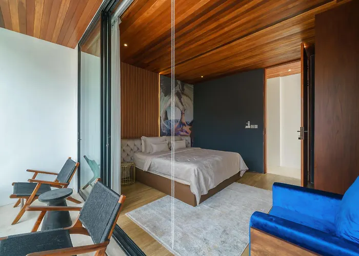 Casa Infinito - Style 8 Bedroom In